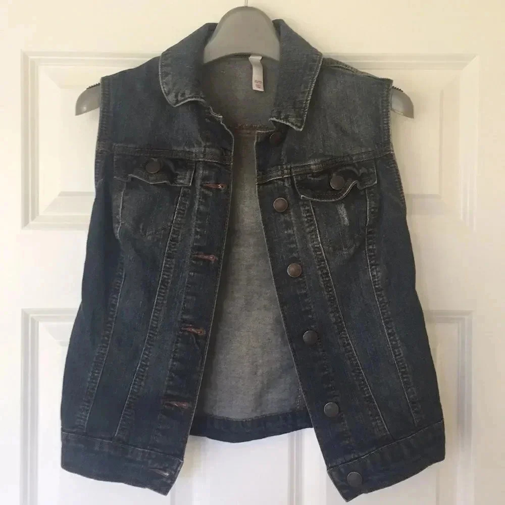 XHILARATION  Denim sleeveless vest XS